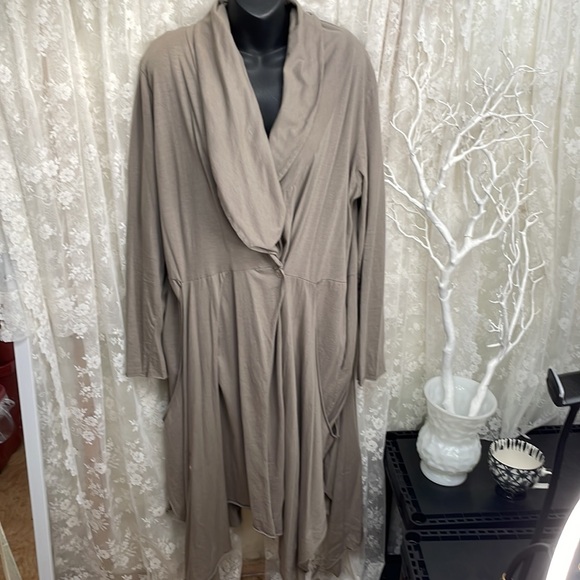 Pure Venice Designer Coat From Ottawa Boutique - Picture 11 of 11